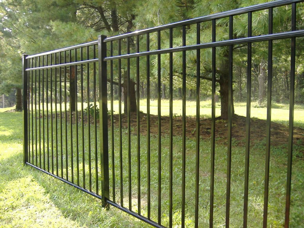 Wholesale-of-Quality-Gloss-Black-Powder-Coated-Backyard-Tubular-Garden-Fence